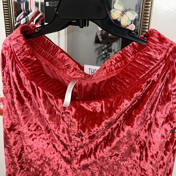 Fabletics Crushed Velour black zip up hoodie & Crushed Velour wide leg pant Red - Picture 10 of 13